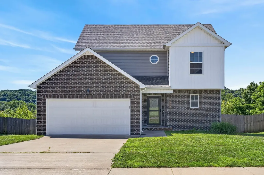 832 Crestone Lane Clarksville TN 37042