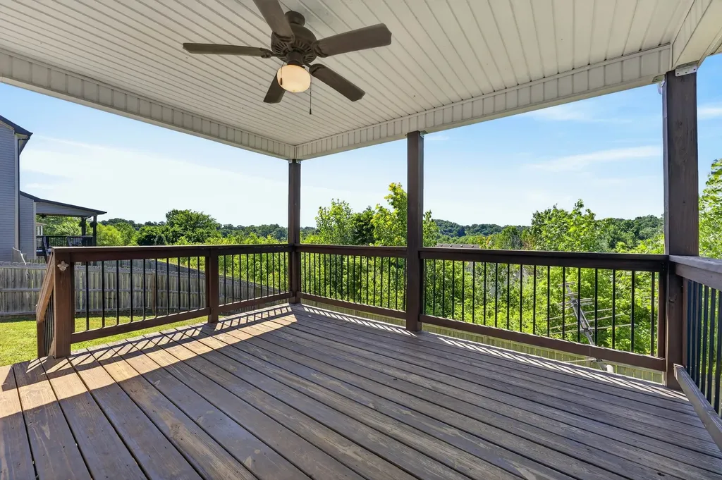 832 Crestone Lane Clarksville TN 37042