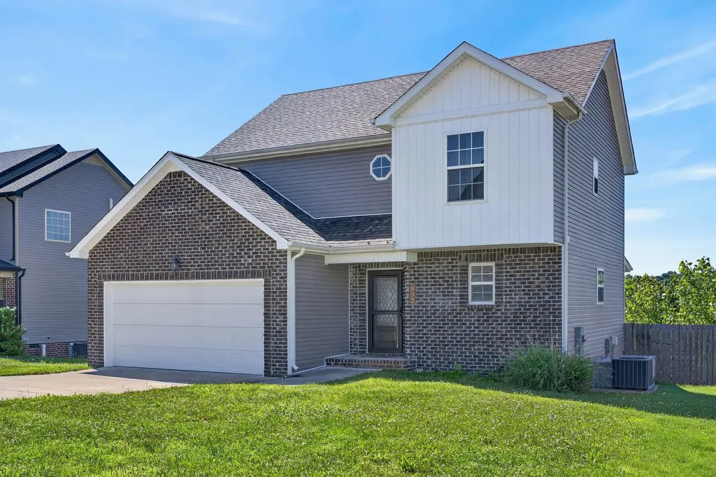 832 Crestone Lane Clarksville TN 37042
