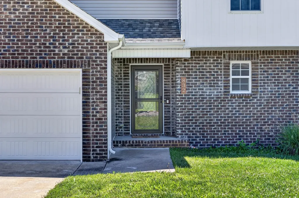 832 Crestone Lane Clarksville TN 37042