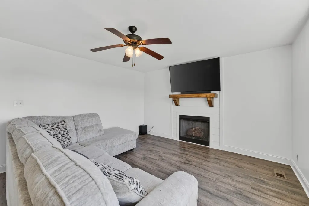 832 Crestone Lane Clarksville TN 37042
