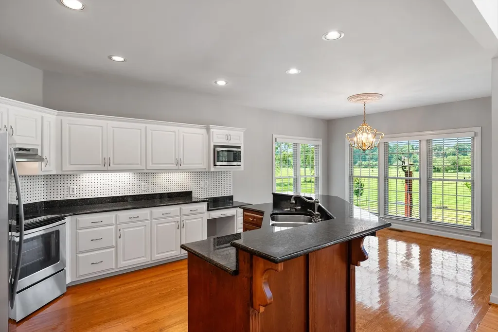 2132 Neelys Bend Road Madison TN 37115