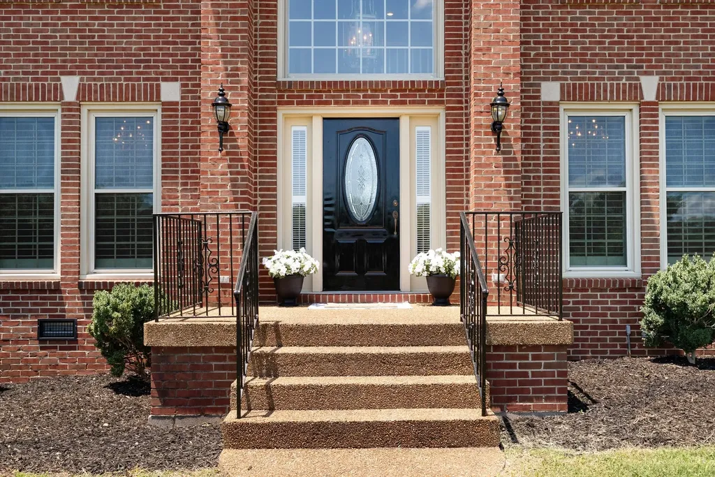 2132 Neelys Bend Road Madison TN 37115