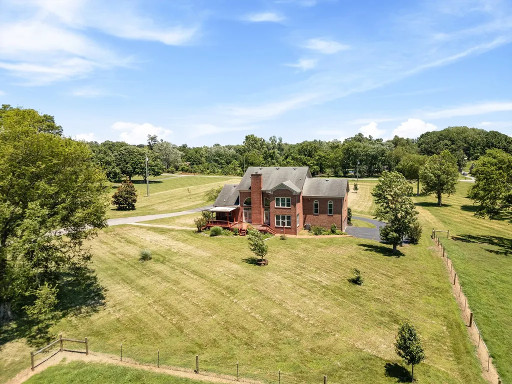 2132 Neelys Bend Road Madison TN 37115
