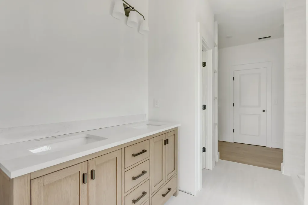 1171 Abiff Road Bon Aqua TN 37025