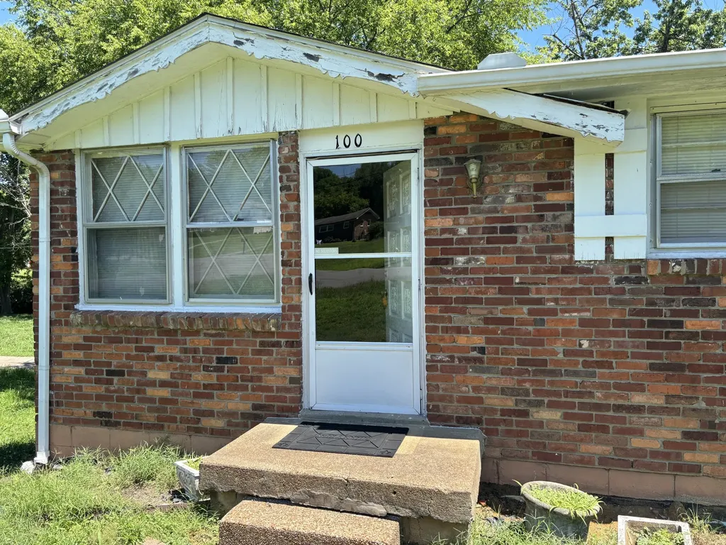 100 Curtiswood Drive Hendersonville TN 37075