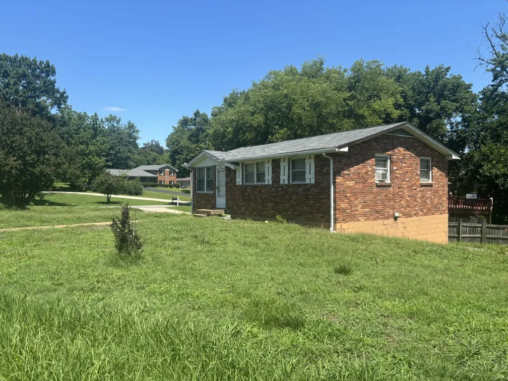 100 Curtiswood Drive Hendersonville TN 37075