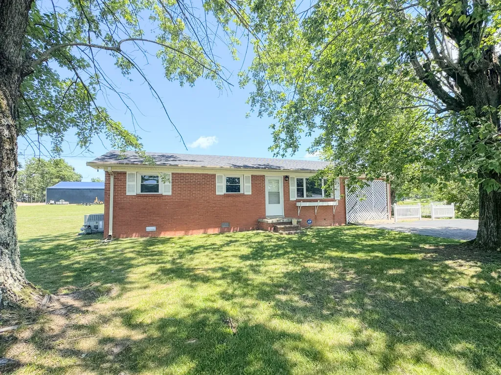 1204 Meadowlark Circle Lafayette TN 37083