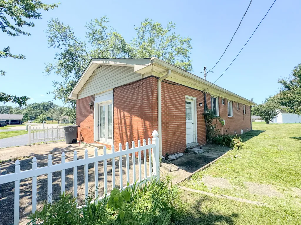 1204 Meadowlark Circle Lafayette TN 37083