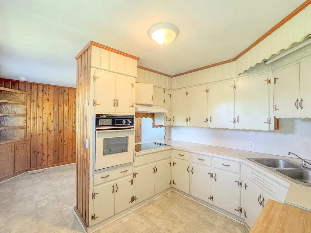 1204 Meadowlark Circle Lafayette TN 37083