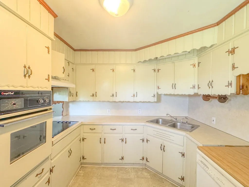 1204 Meadowlark Circle Lafayette TN 37083