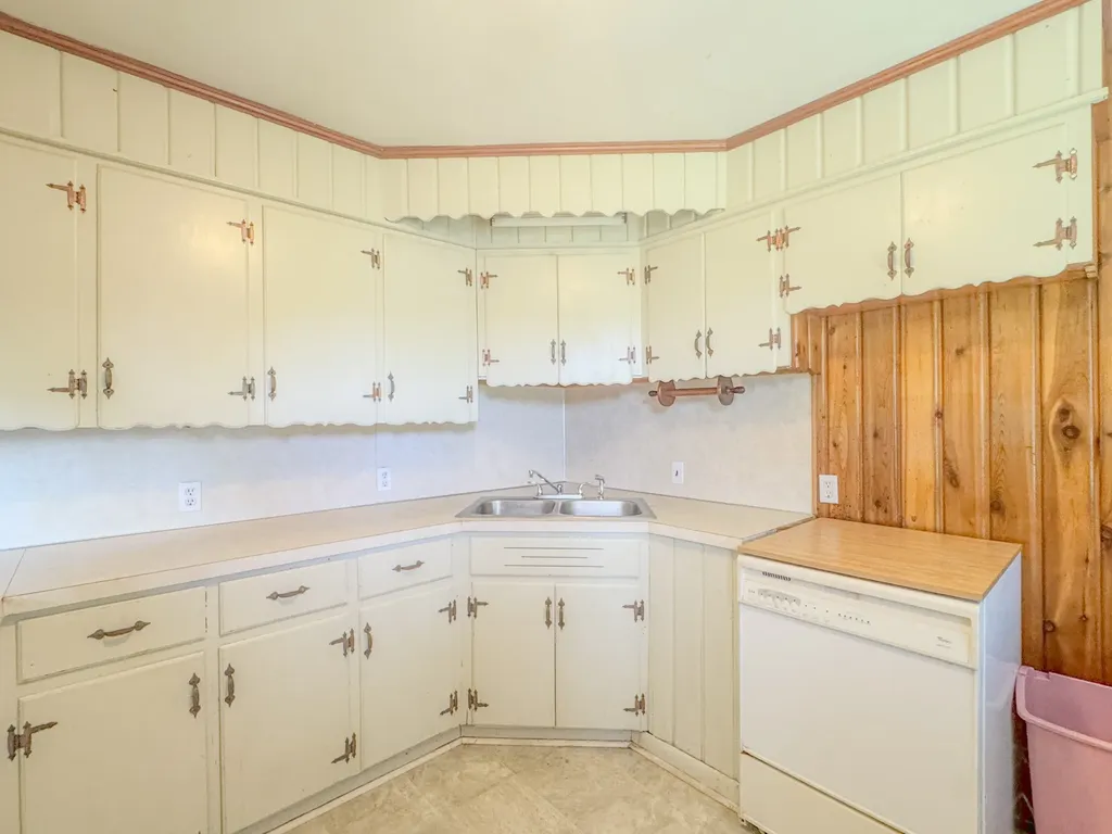 1204 Meadowlark Circle Lafayette TN 37083