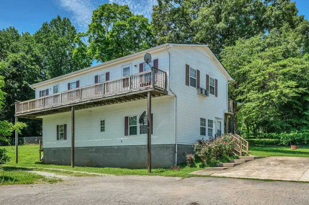 15030 Highway 49 Vanleer TN 37181
