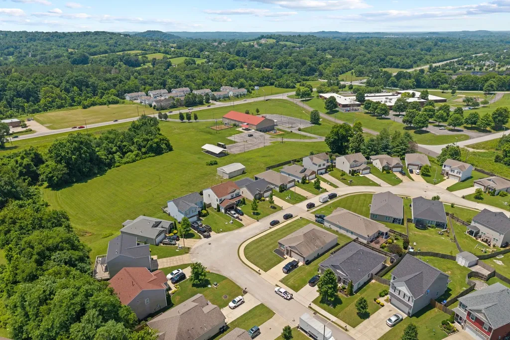676 Prominence Road Columbia TN 38401