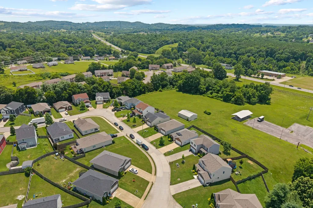 676 Prominence Road Columbia TN 38401