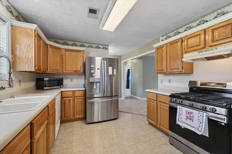 6702 Highway 41, N Cedar Hill TN 37032