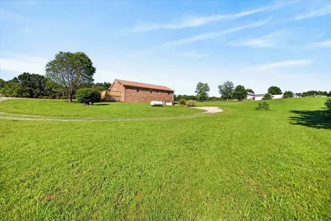 6702 Highway 41, N Cedar Hill TN 37032
