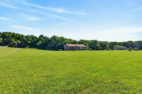 6702 Highway 41, N Cedar Hill TN 37032