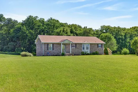 6702 Highway 41, N Cedar Hill TN 37032