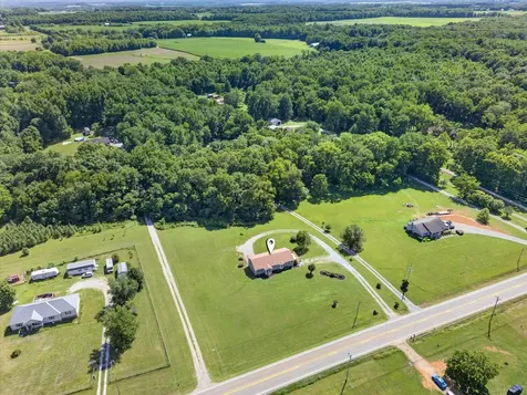 6702 Highway 41, N Cedar Hill TN 37032