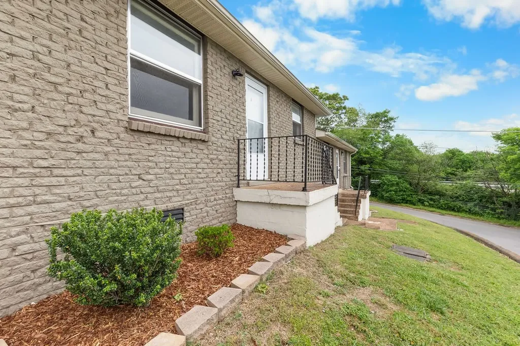 895 W Sharpe Avenue Nashville TN 37206
