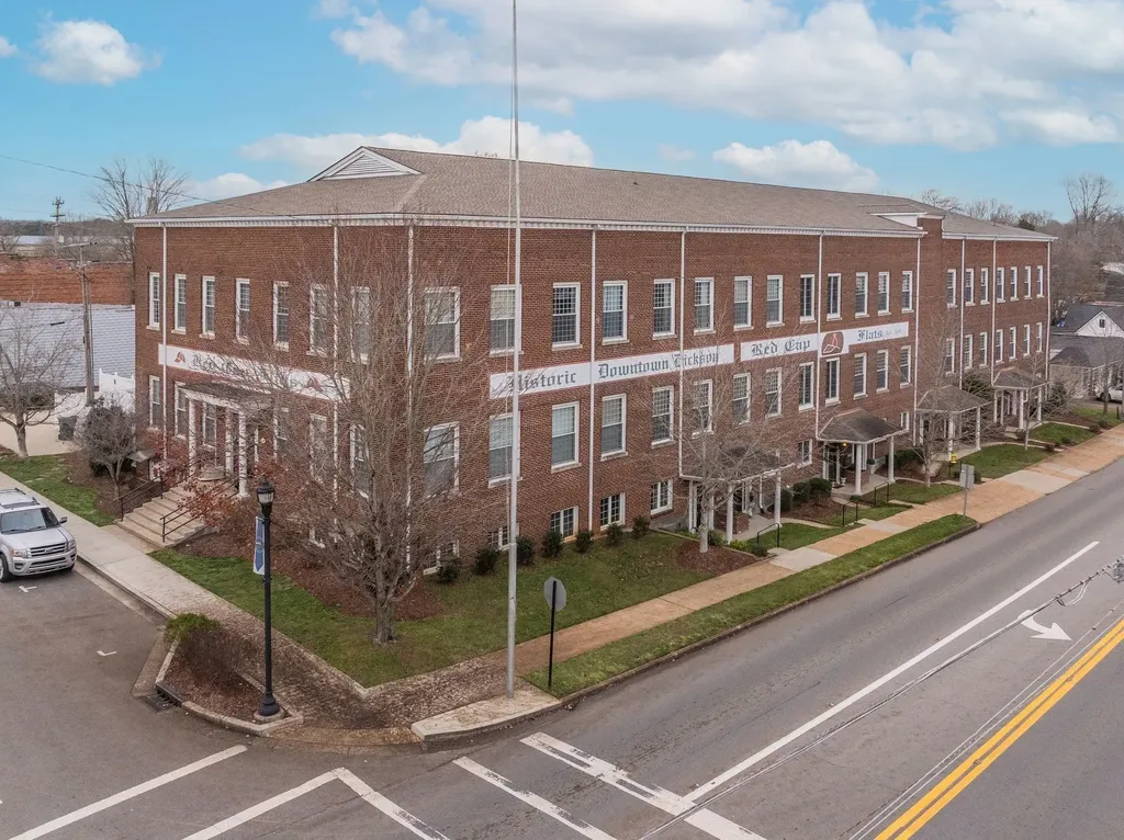 202A West College Street Dickson TN 37055