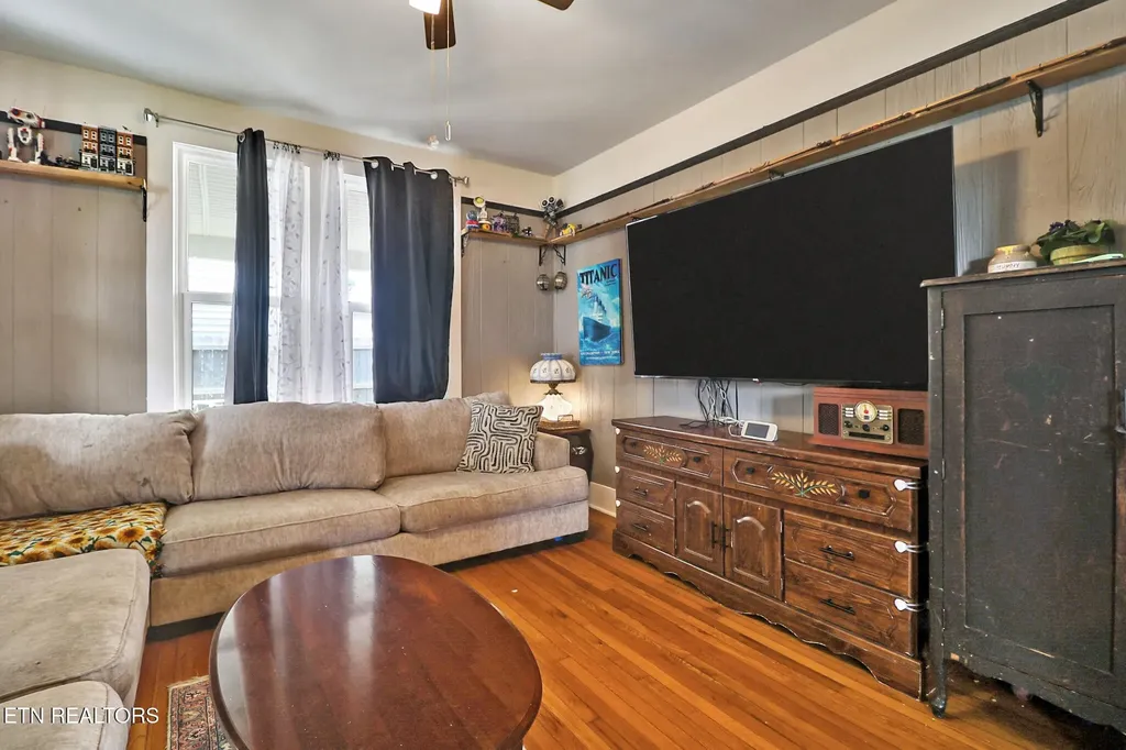 400 W Rockwood Street Rockwood TN 37854