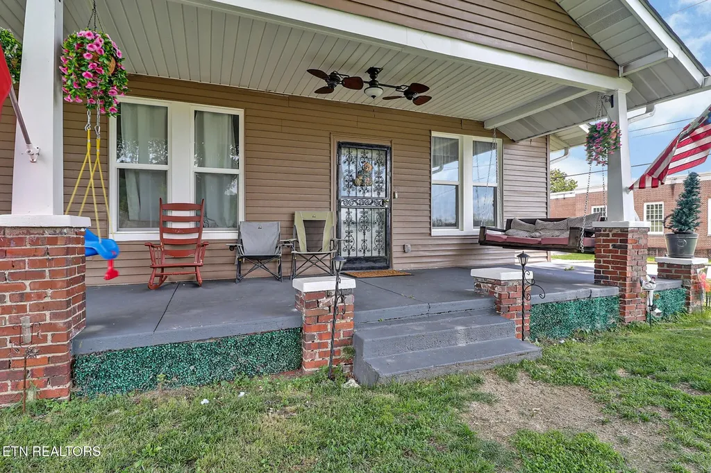 400 W Rockwood Street Rockwood TN 37854