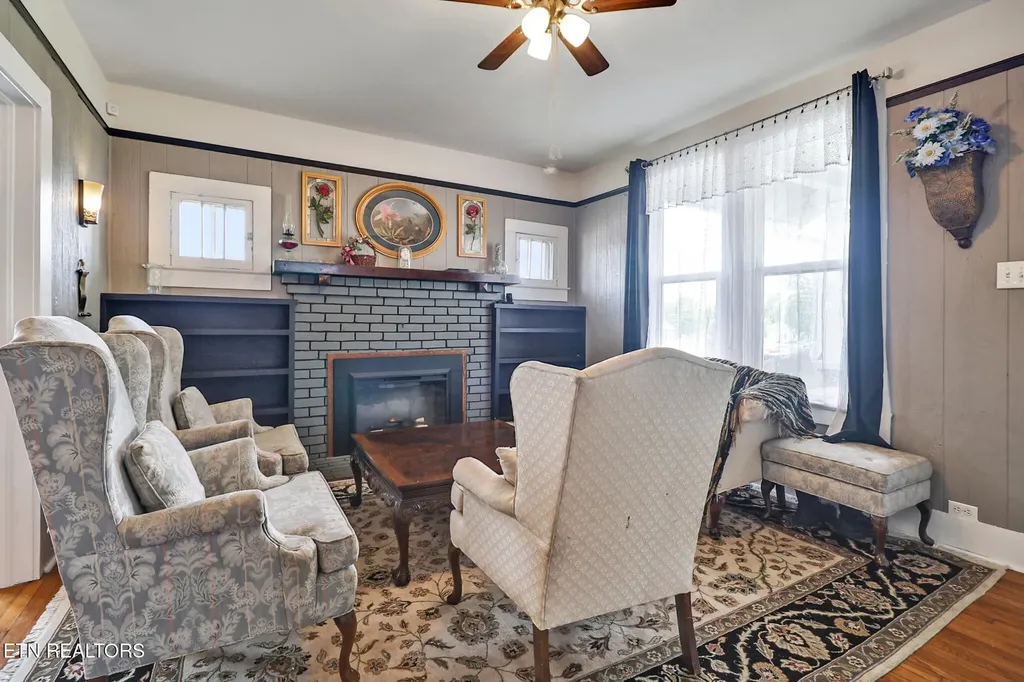 400 W Rockwood Street Rockwood TN 37854