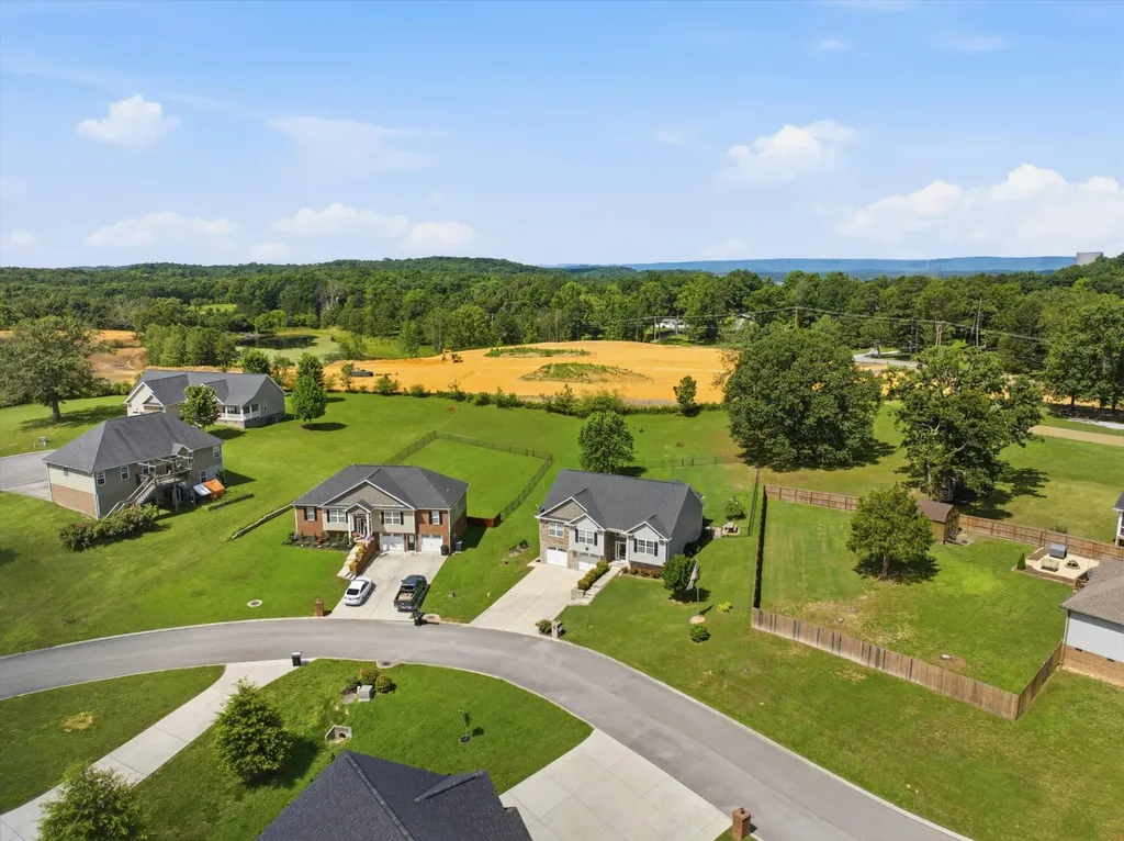 7064 Brady Drive Harrison TN 37341