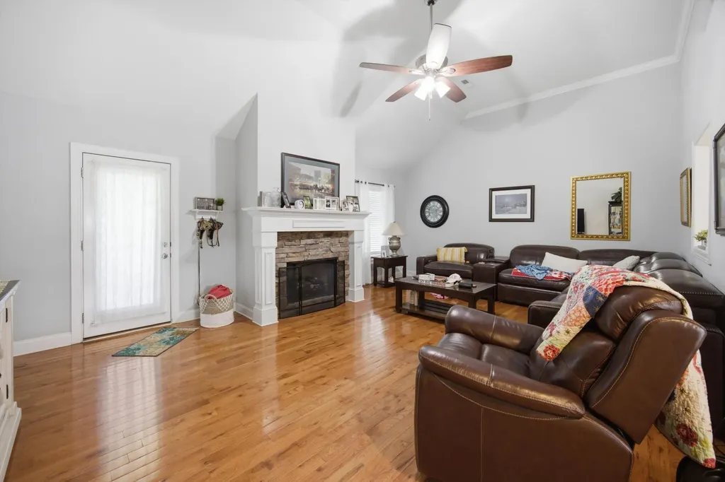 7064 Brady Drive Harrison TN 37341