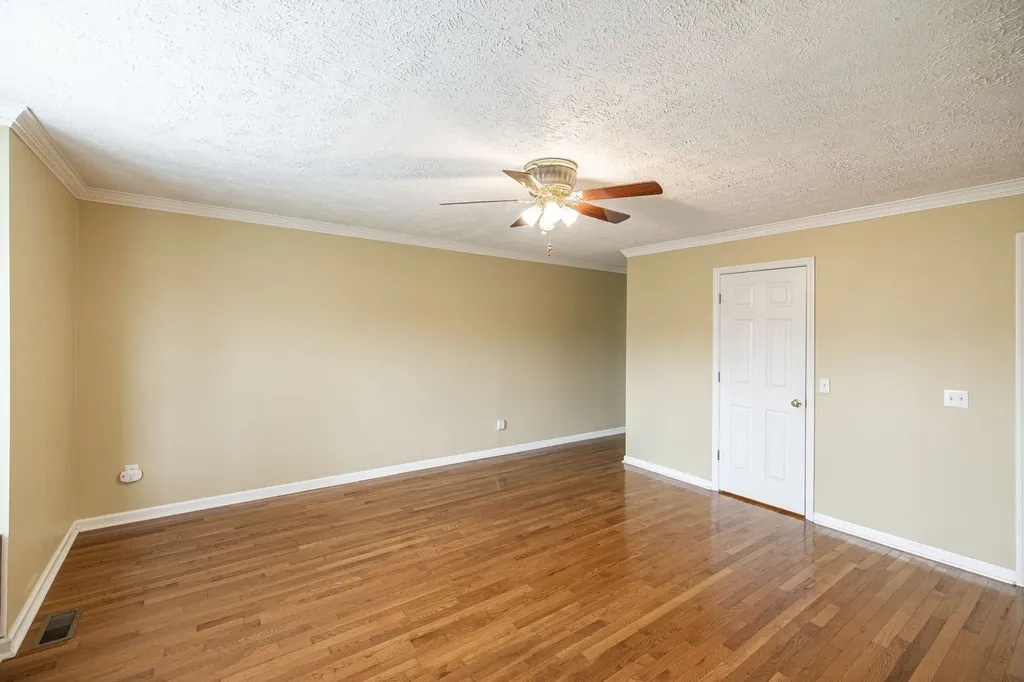 2544 S Mount Pleasant Road Greenbrier TN 37073
