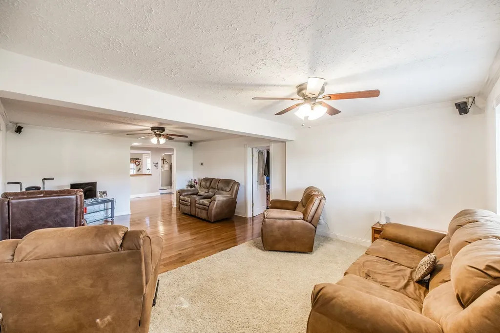 2544 S Mount Pleasant Road Greenbrier TN 37073