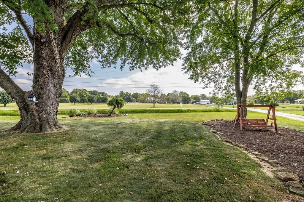 2544 S Mount Pleasant Road Greenbrier TN 37073