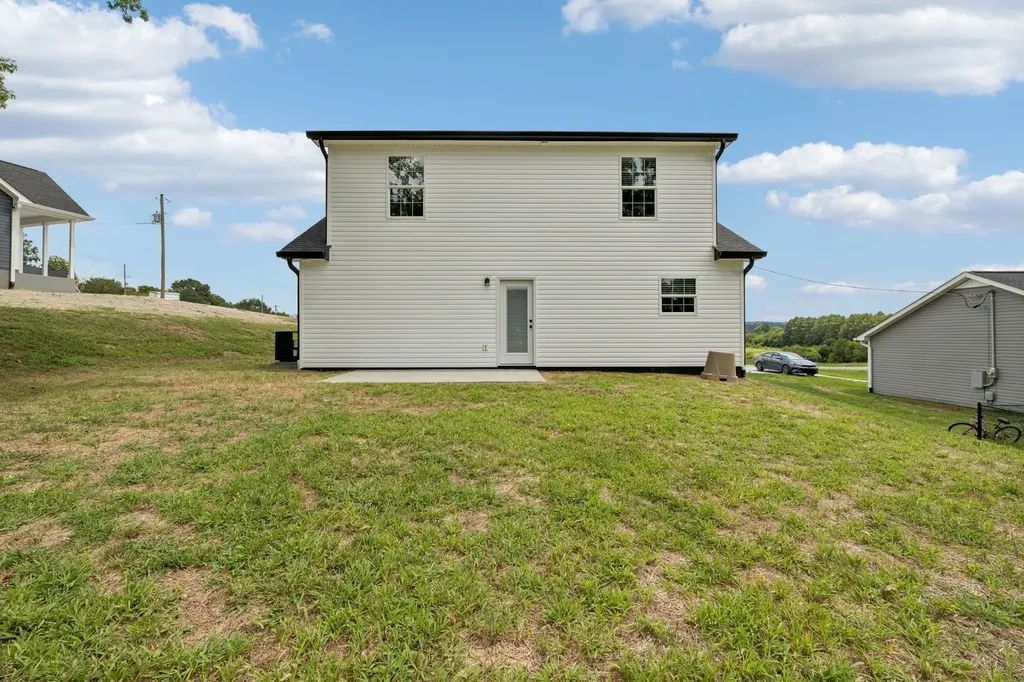 150 Alice Preston Loop Gordonsville TN 38563