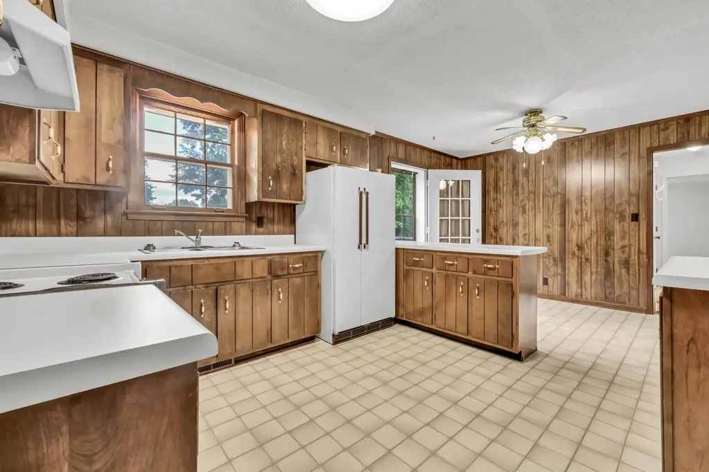 2706 Dove Court Clarksville TN 37040
