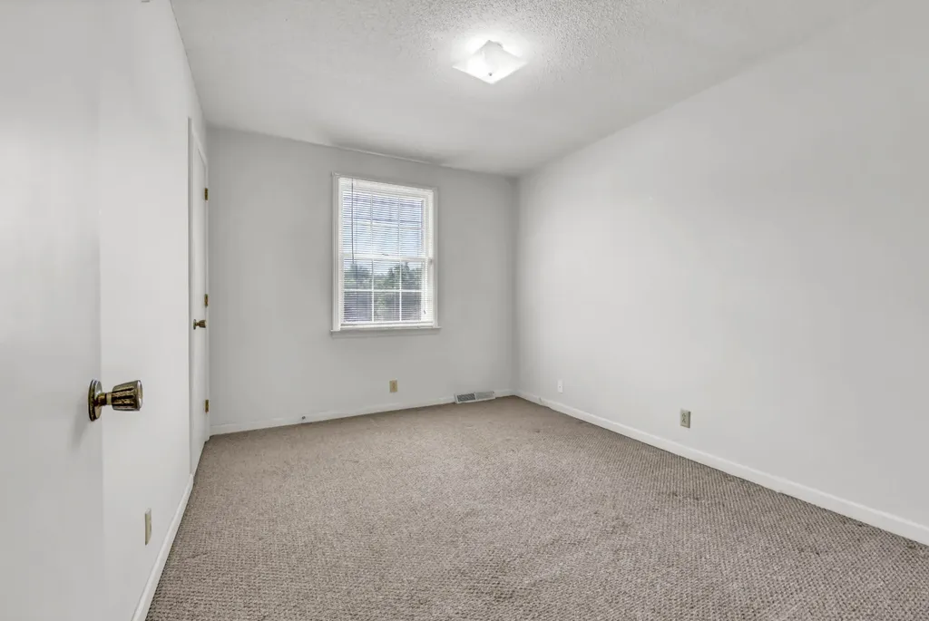 2706 Dove Court Clarksville TN 37040