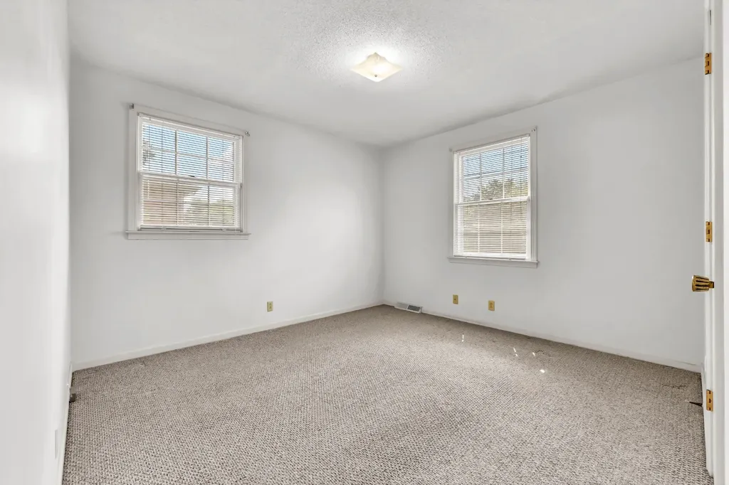 2706 Dove Court Clarksville TN 37040