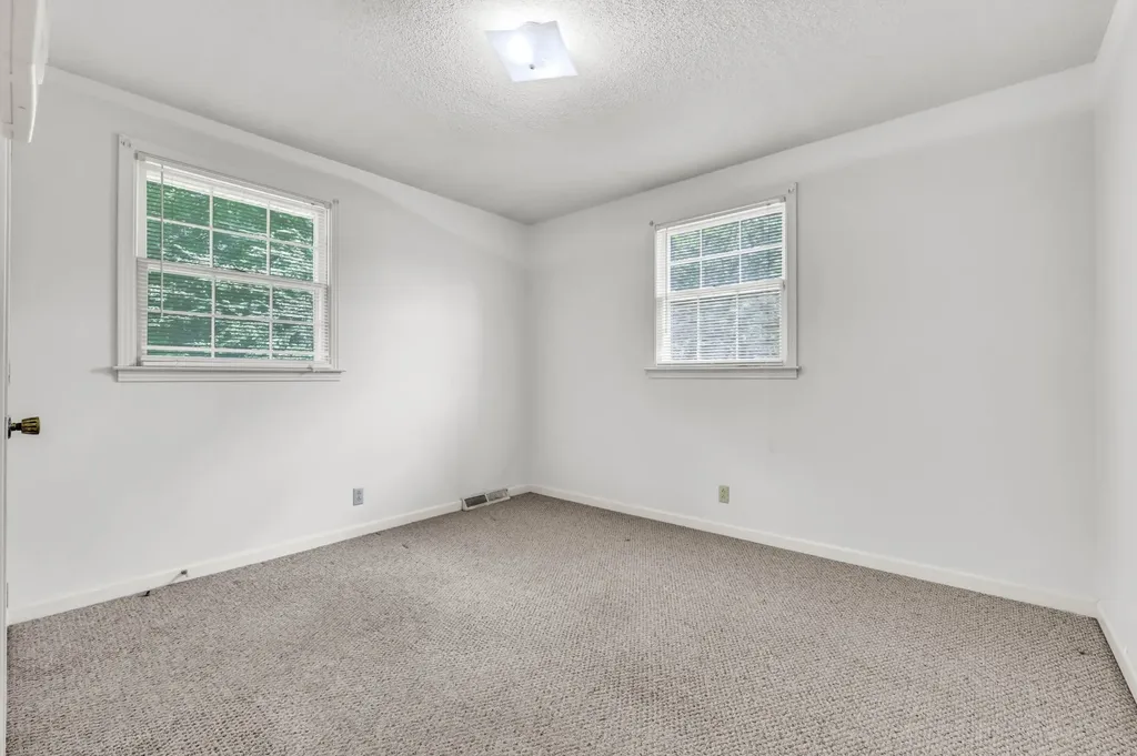 2706 Dove Court Clarksville TN 37040