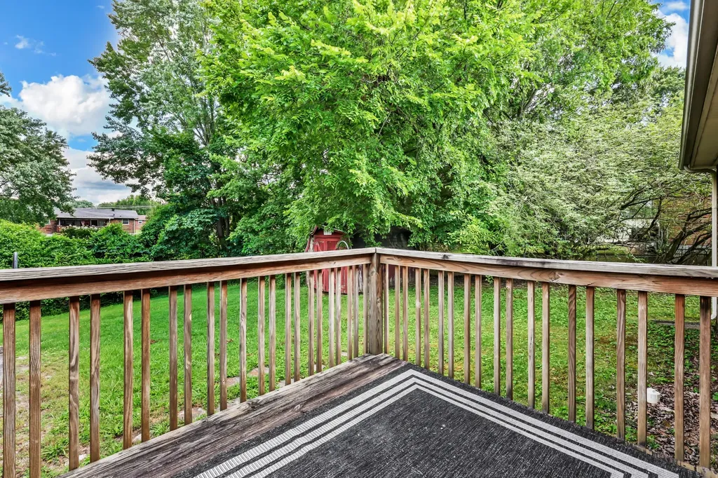 2706 Dove Court Clarksville TN 37040