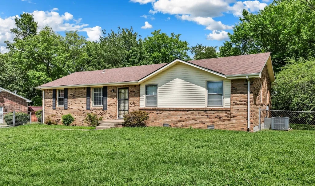 2706 Dove Court Clarksville TN 37040
