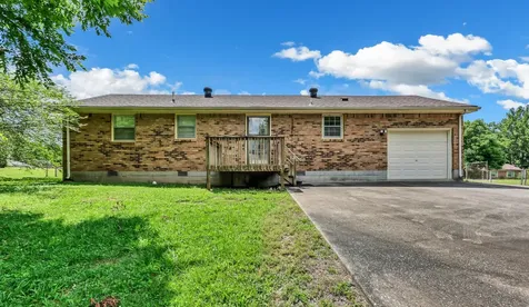 2706 Dove Court Clarksville TN 37040