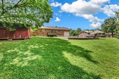 2706 Dove Court Clarksville TN 37040