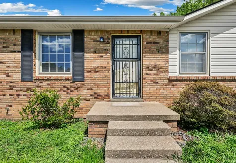 2706 Dove Court Clarksville TN 37040