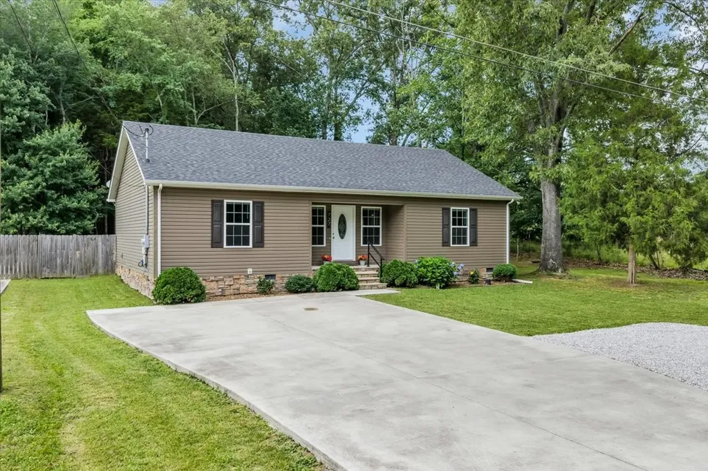 727 Marbury Road Tullahoma TN 37388