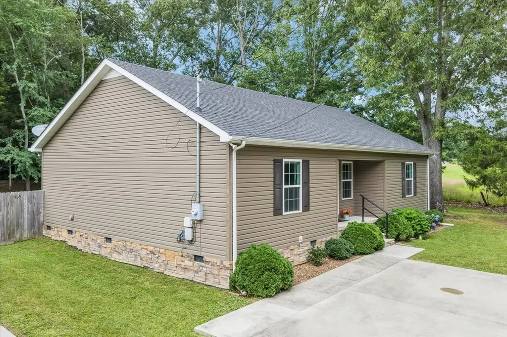 727 Marbury Road Tullahoma TN 37388