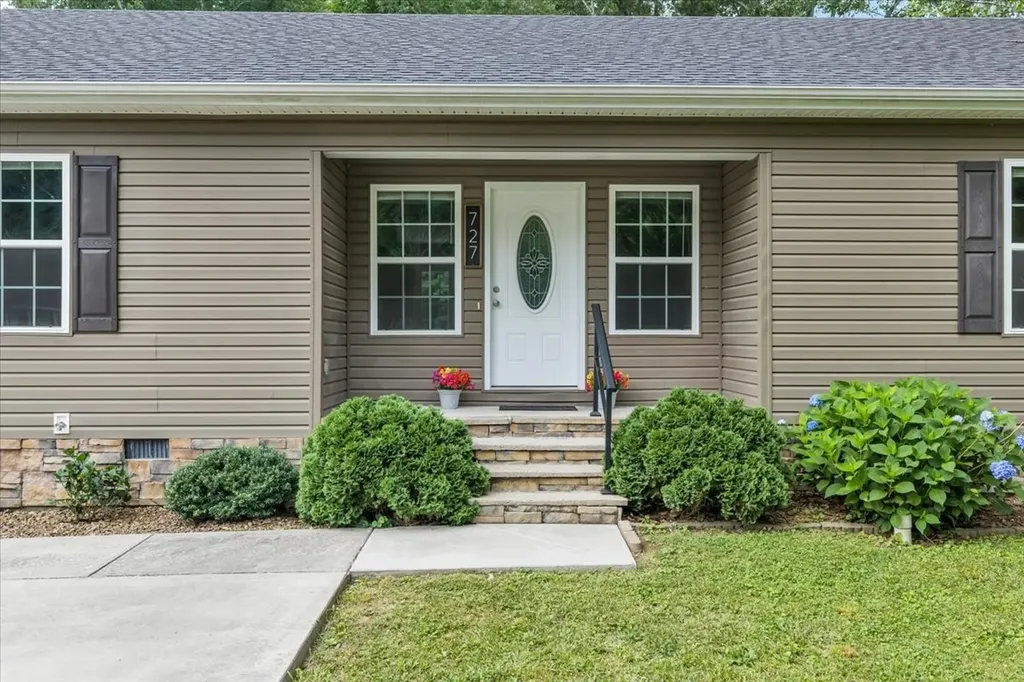 727 Marbury Road Tullahoma TN 37388