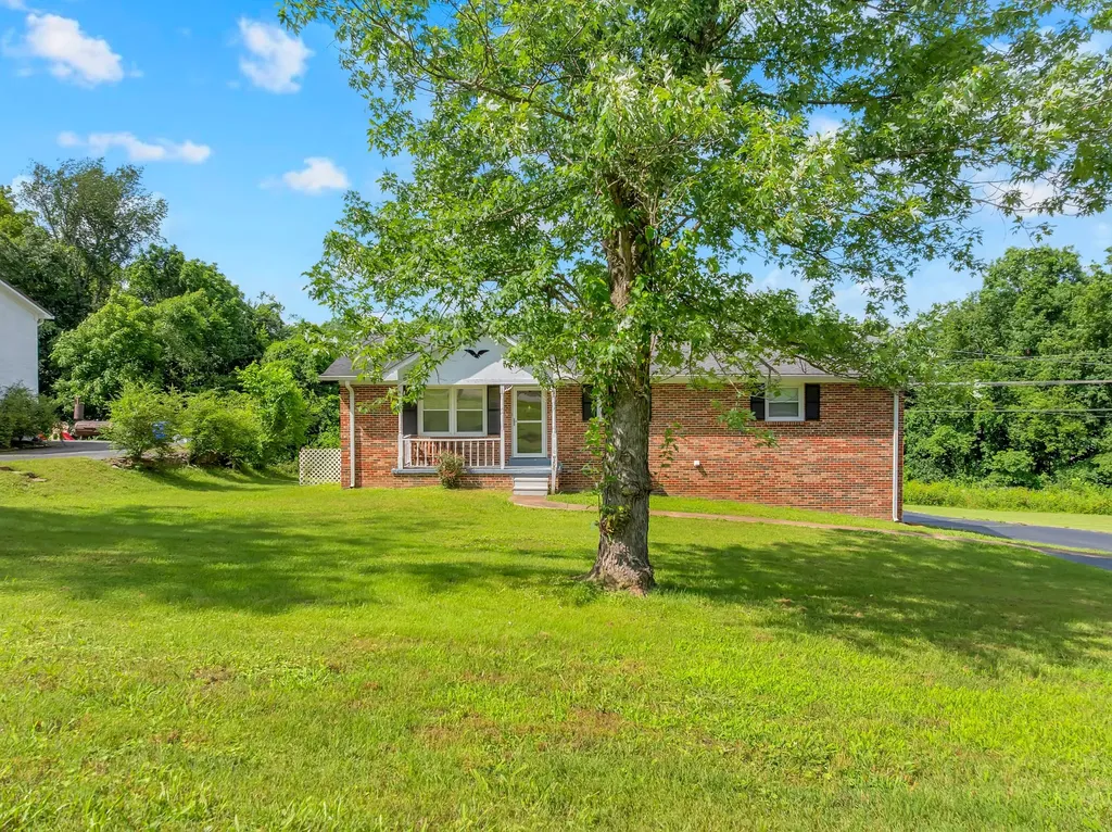 308 Lake Drive Columbia TN 38401