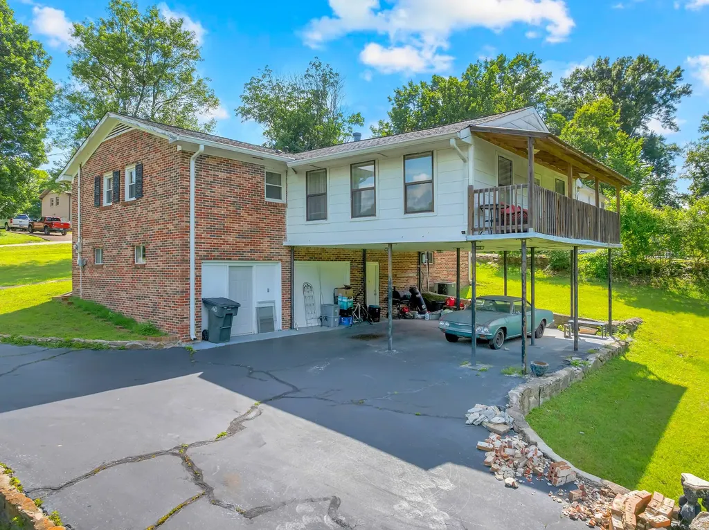 308 Lake Drive Columbia TN 38401