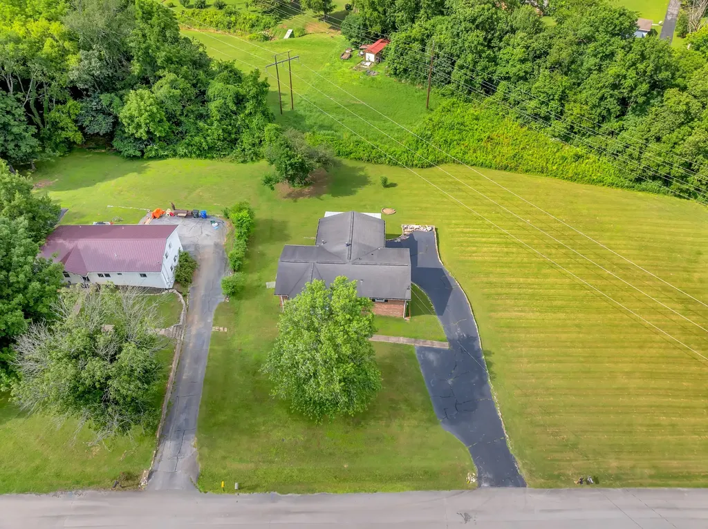 308 Lake Drive Columbia TN 38401